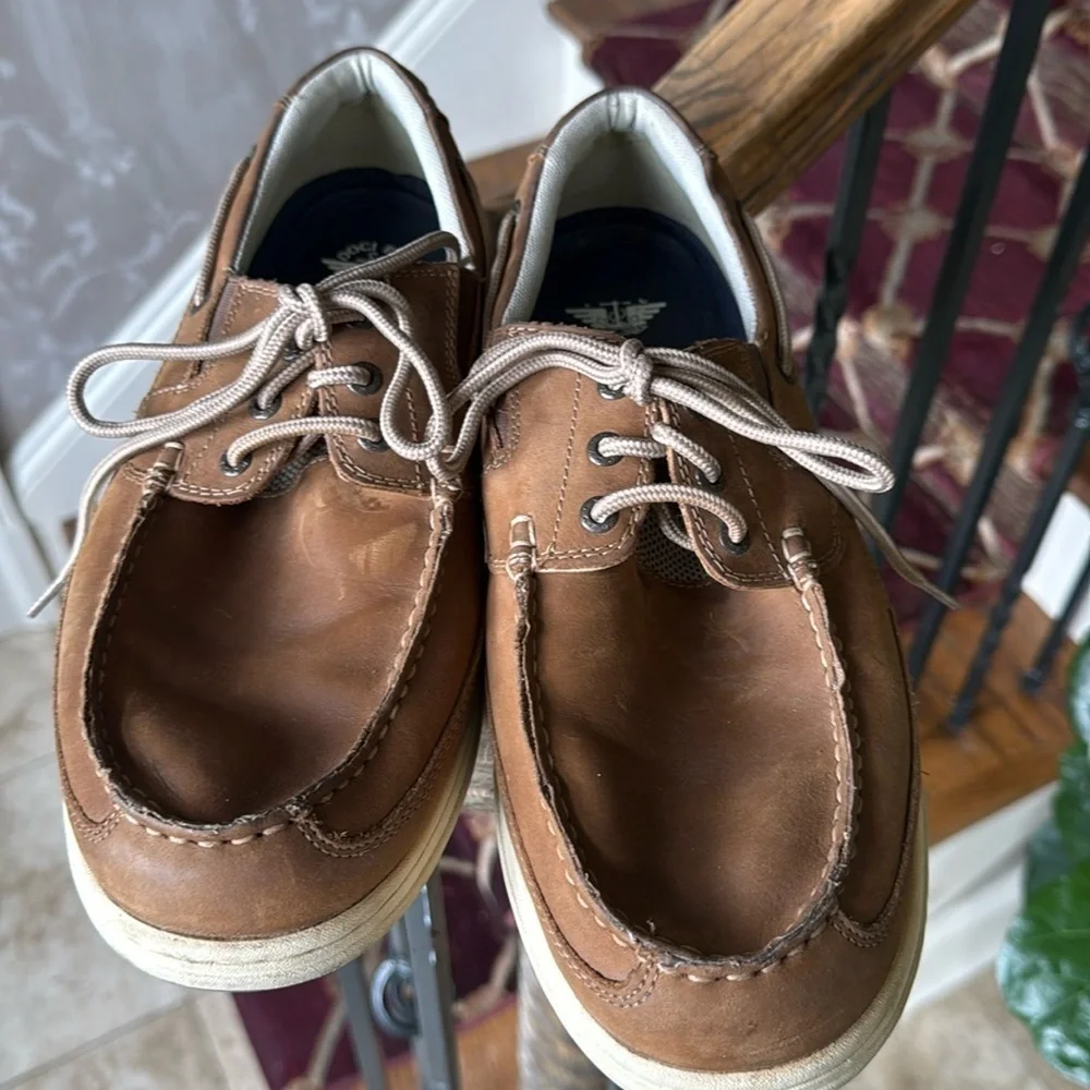 Dockers men’s BEACON lace up 12 W boat shoe very good condition leather brown